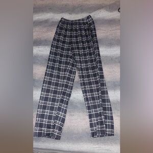 SHEIN women’s black and white plaid leggings